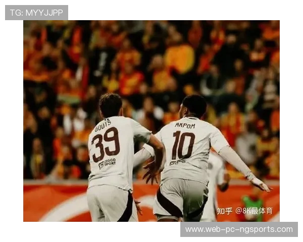 阿贾克斯勇敢迎战强敌 展现团队精神与决胜能力